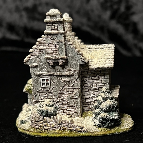 Lilliput Lane | Patterdale Cottage | Lakeland Christmas Collection - Picture 8 of 15